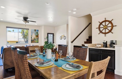 Downtown House | Coastal Luxury Living Rooftop Fire Pit + 2 Blocks from Beach | Stimson