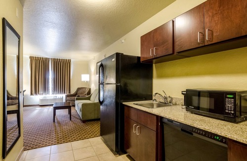 Gill Hotel | Cobblestone Inn & Suites - Kersey