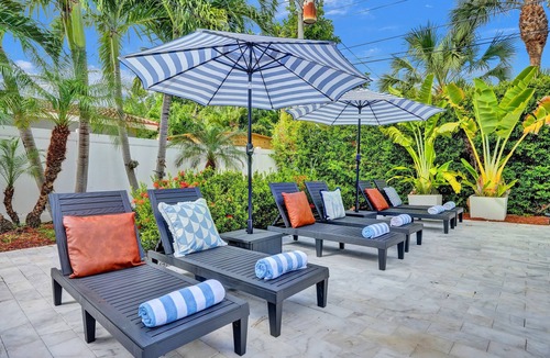 Coral Ridge Isles House | Coconut Clubhouse Heated Pool-Hot tub-Ping Pong
