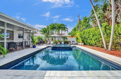 Coral Ridge Isles House | Coconut Clubhouse Heated Pool-Hot tub-Ping Pong