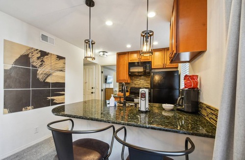Englewood Apartment | Code & Comfort | 2BR DTC Retreat | Pool + Home Office | Greenwood Village