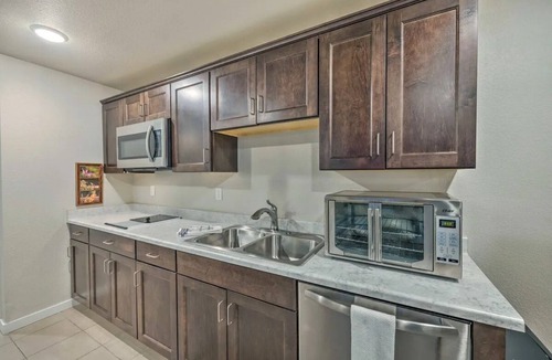 Colorado Springs Condo | Colorado Avenue Escape Apt A