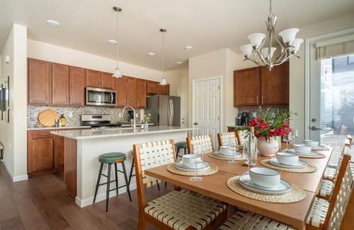 Superior House | Colorado Haven: 5bd - Pool & Foosball - 10min UCB