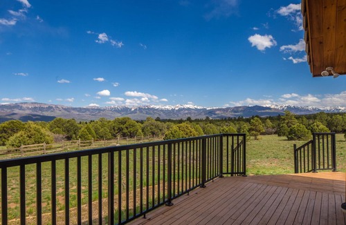 Ridgway House | Colorado Luxury Log Home | 40 Private Acres | A/C | Views | STR2025-009