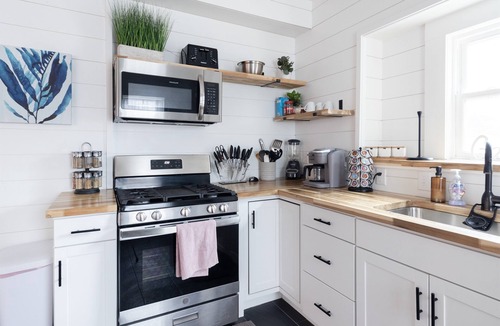 Cleveland House | Colorful 4 BR in the Heart of University Circle!