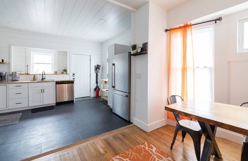 Cleveland House | Colorful 4 BR in the Heart of University Circle!
