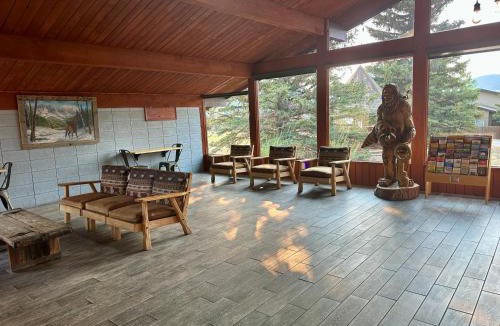 Estes Park Hotel | Columbine Inn