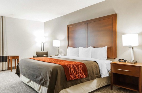 Montbello Hotel | Comfort Inn Denver East