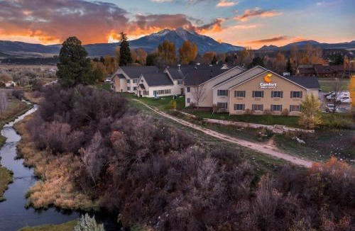 Carbondale Hotel | Comfort Inn & Suites Carbondale on the Roaring Fork