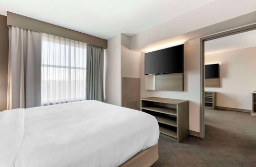 Cuyahoga Falls Hotel | Comfort Inn & Suites Cuyahoga Falls - Akron