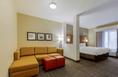 Loveland Hotel | Comfort Suites Loveland