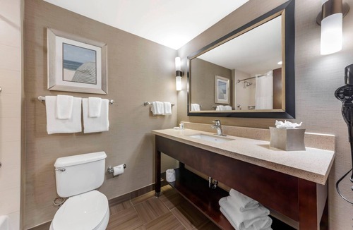 Miami Springs Hotel | Comfort Suites Miami Airport North