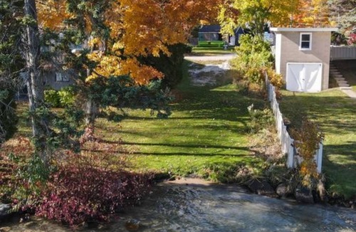 Elk Rapids Cottage | Comfortable 3 Bedroom Cottage in charming Elk Rapids