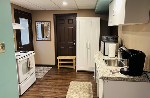 Wildwood Condo | Comfortable private unit with hot tub, swimming pool and free parking