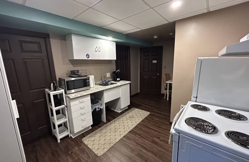 Wildwood Condo | Comfortable private unit with hot tub, swimming pool and free parking