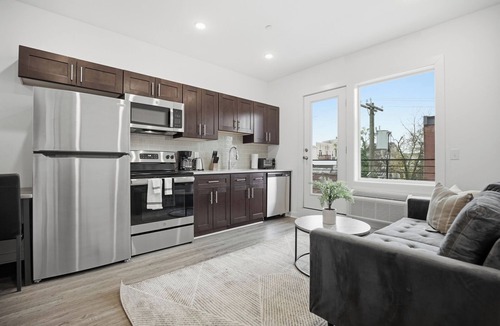 Fairmount Apartment | Comfortable updated 1BR in Fairmount Square