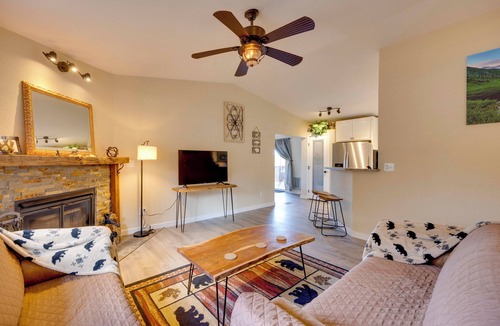 Woodland Park Cottage | Comforting Woodland Park Home w/Fire Pit!