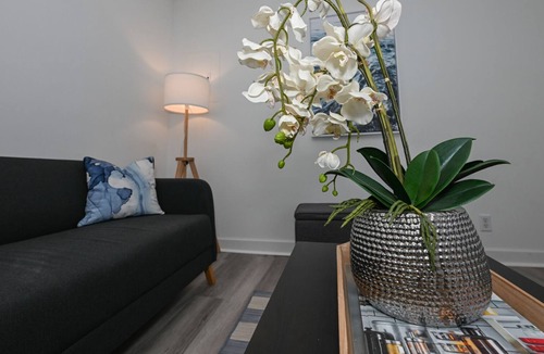 Cuyahoga Falls Apartment | Comfy 2bd Perfect for Travel Professionals!
