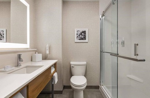 East San Mateo House | Comfy beds in a central location !