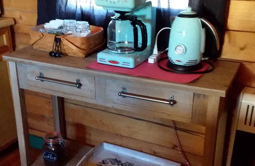 Williams Cabin | Comfy cabin for two close to Grand Canyon and many Northern Arizona attractions