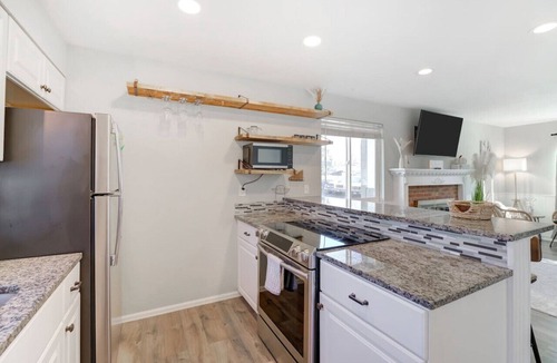 Arvada Villa | Comfy-Family size Townhouse in Arvada 3Bed-1.5Bath-5P