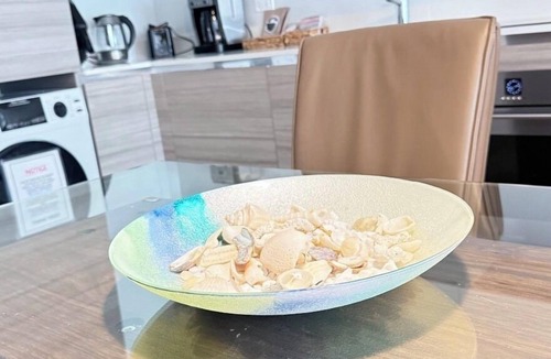 Hollywood Condo | CONDO @Hollywood BEACH ✦Rooftop POOL and HOT Tub ✦STEPS to BEACH ✦ PET Friendly!