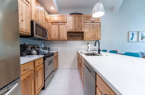 Willow Grove Condo | Condo in Silverthorne Close to Ski Resorts w/Private Balcony & Work Area!