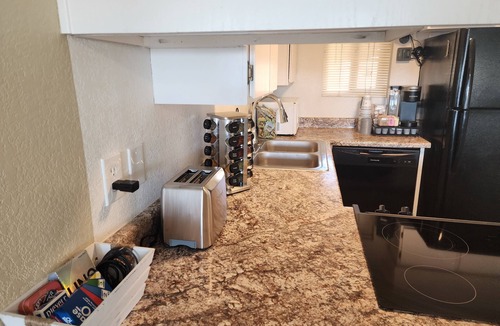Lake Havasu City Condo | Condo with lake views, walking distance to the London Bridge, shops& restaurants