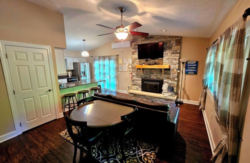 Conneaut Lakeshore Cottage | Conneaut Getaway - with hot tub and rustic fire pit