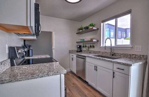 Grand Junction House | Contemporary, Clean 2 BR Townhome w/Private Patio 🐶 Friendly, Fast WiFI👨‍💻