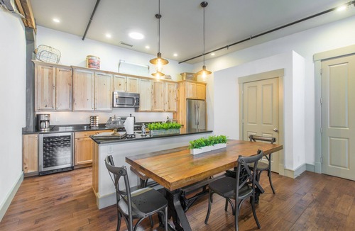 Ouray Condo | Contemporary Cozy Loft | Heart of Downtown | Air Conditioning