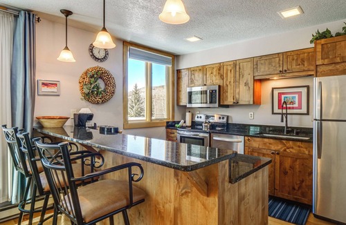 Lakeside Village Condo | Continental Divide Views: Lakefront Keystone Condo