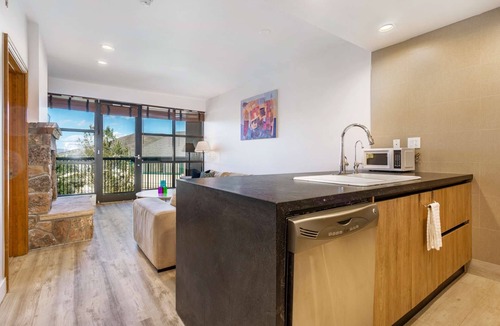 Avon Condo | Convenient, Comfortable - Stay in the Mountains This Winter with Access to Shops and Slopes