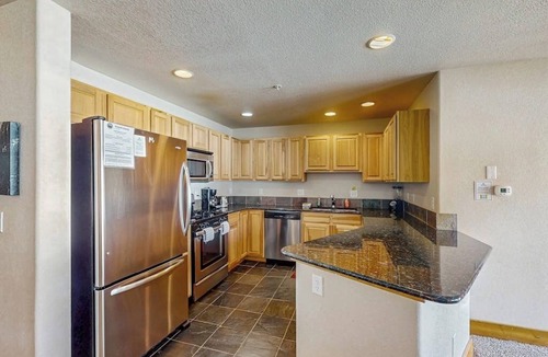 Fraser Condo | Convenient Mountain Condo w/Free WiFi, Mtn Views, Private Washer/Dryer, & Cable
