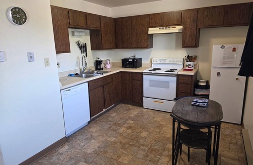 Casper Apartment | Conveniently located, 2 bedroom condo in Central Casper.