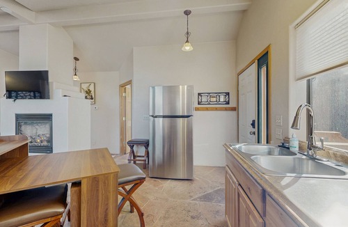 Durango House | Conveniently located home w/full kitchen, wifi & private w/d