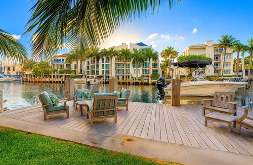 Hendricks and Venice Isles Villa | Cool 3-bed waterfront AC home in Fort Lauderdale with dock with ocean access.