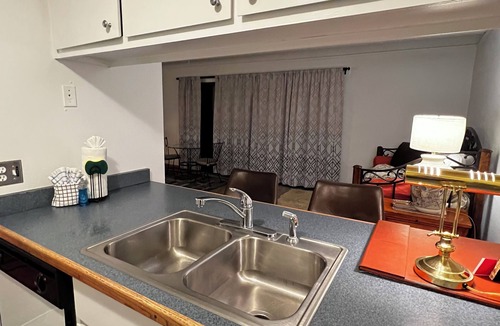 Copper Mountain Village Condo | COPPER SKI MOUNTAIN EAST VILLAGE, PET FRIENDLY, VIEWS of SKY CHUTES, off I-70