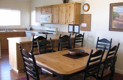 Moab South Valley House | Corner Unit with hot tub, views! Stargazing included.