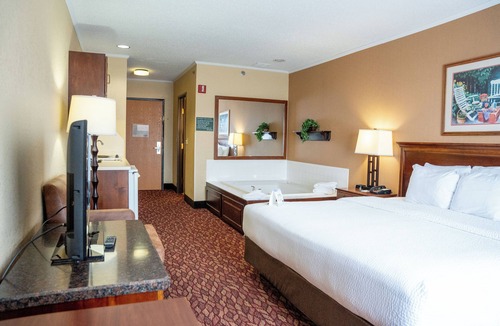 Coshocton Hotel | Coshocton Village Inn and Suites