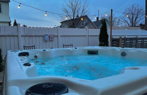 Sandusky House | Cottage near Cedar Point and downtown Sandusky
