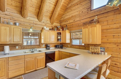Blanco Cabin | ‘Cottonwood Cabin’ w/Private On-Site Fly Fishing!