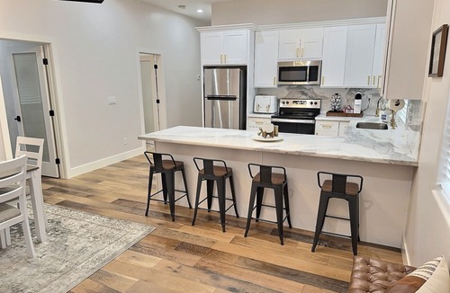 Modesto House | Country living in the city!
