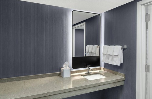 Middleburg Heights Hotel | Courtyard by Marriott Cleveland Airport South