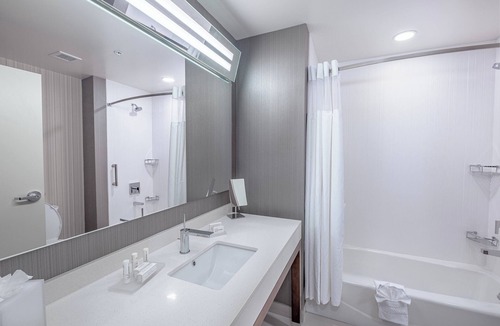 Toledo Hotel | Courtyard by Marriott Toledo West