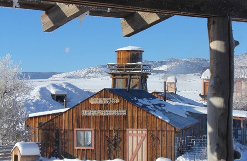 Capulin Cabin | Cowboy Ranch House Cabin - "The Court House" at the High Plains Drift Inn