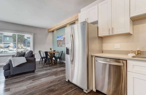 Buena Vista Condo | Coyote Condo! Pet Friendly with Sweeping Views!