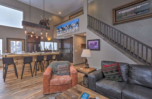 Black Hawk House | Coyote Cottage Retreat, Hot Tub, Deck, MTN Views