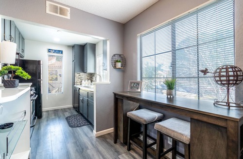 Palmdale Condo | Cozy 1 Bedroom Condo Upstairs