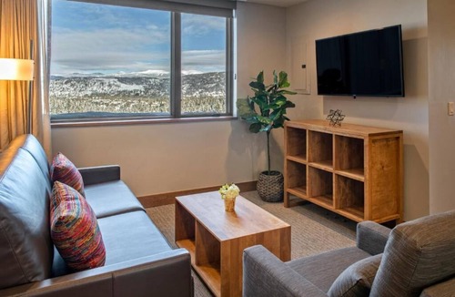 Peak 8 Hotel | Cozy 1-bedroom hotel suite in historic Breckenridge - Labor Day Weekend